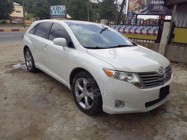 Toyota Venza 2009 White