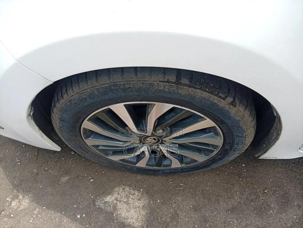 Toyota Corolla 2018 White