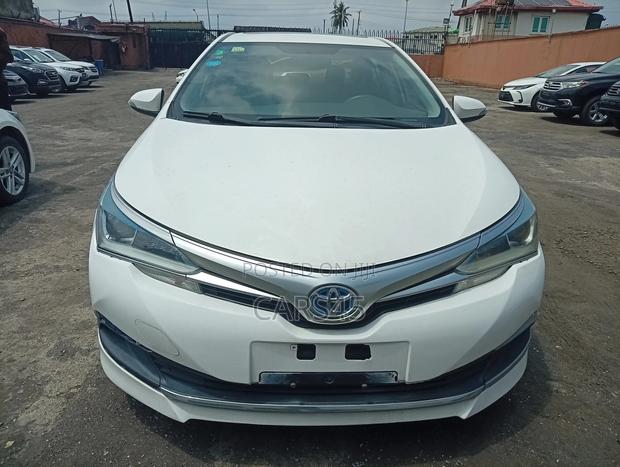 Toyota Corolla 2018 White