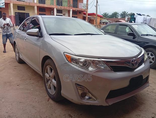 Toyota Camry 2014 Silver