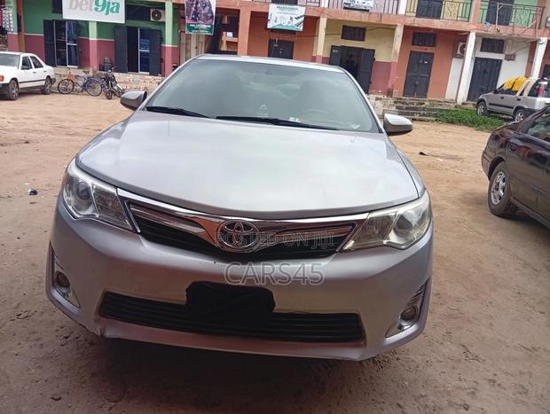 Toyota Camry 2014 Silver