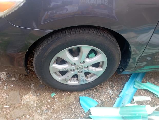 Toyota Camry 2011 Gray