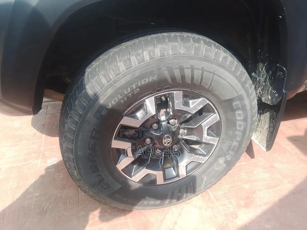 Toyota Tacoma 2017 Gray