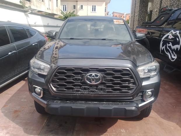 Toyota Tacoma 2017 Gray