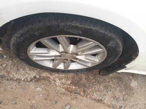 Toyota Avalon 2013 White