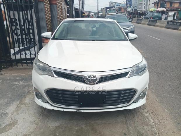 Toyota Avalon 2013 White