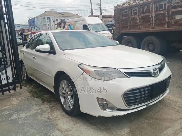 Toyota Avalon 2013 White