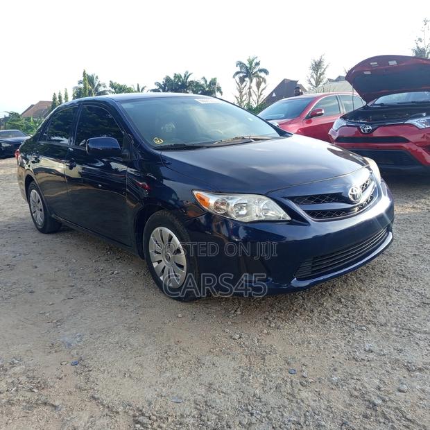 Toyota Corolla 2012 Blue