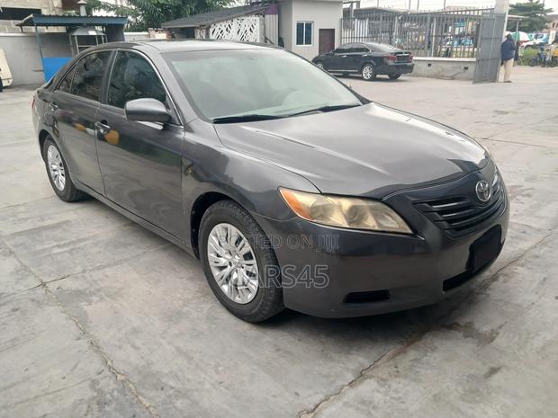 Toyota Camry 2009 Gray