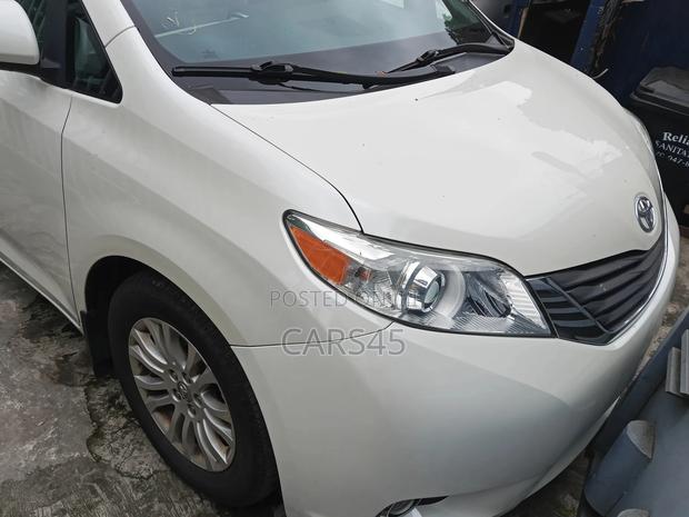 Toyota Sienna 2017 White