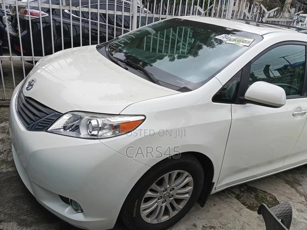 Toyota Sienna 2017 White