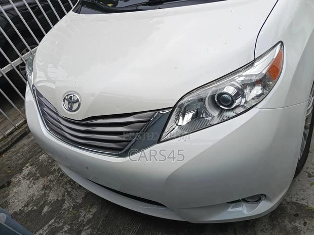 Toyota Sienna 2017 White
