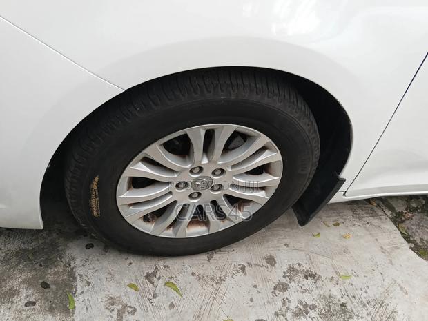 Toyota Sienna 2017 White