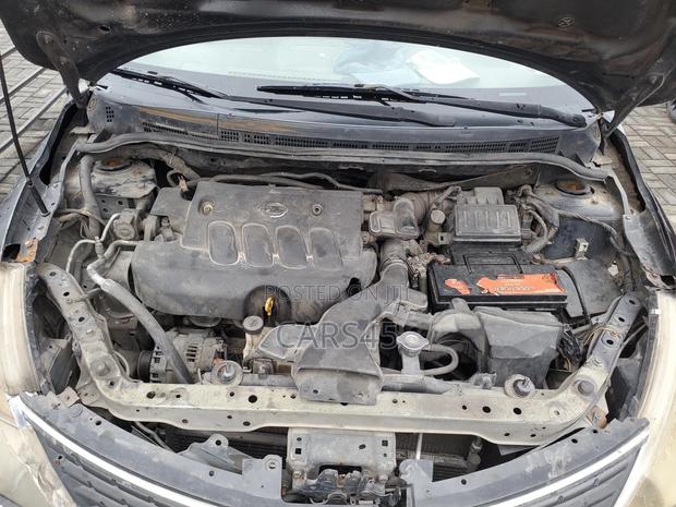 Nissan Versa 2011 Black