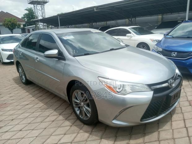 Toyota Camry LE 4dr Sedan (2.5L 4cyl 6A) 2015 Gray