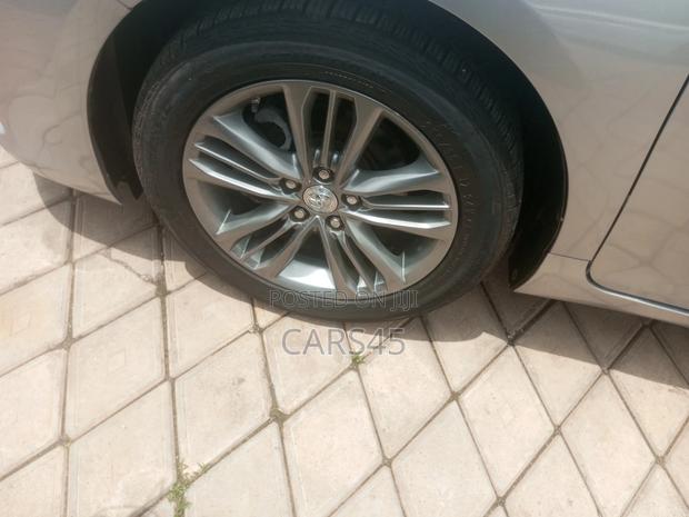 Toyota Camry LE 4dr Sedan (2.5L 4cyl 6A) 2015 Gray
