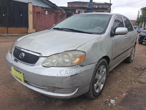 Toyota Corolla 2004 Gray