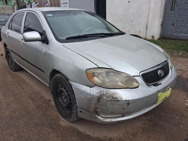 Toyota Corolla 2004 Gray