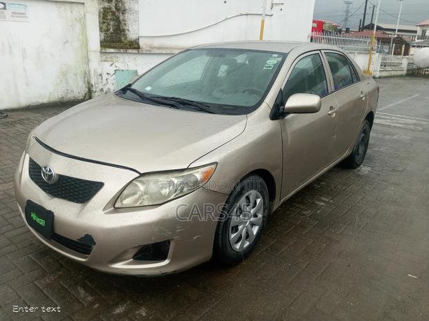 Toyota Corolla 2010 Gold