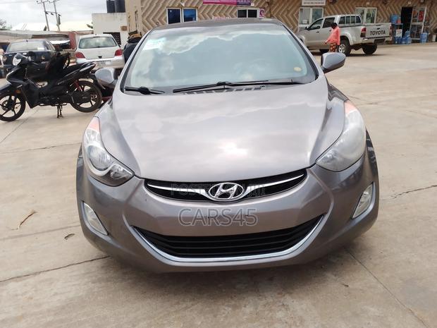 Hyundai Elantra GLS Sedan FWD (1.8L 4cyl 6A) 2013 Gray