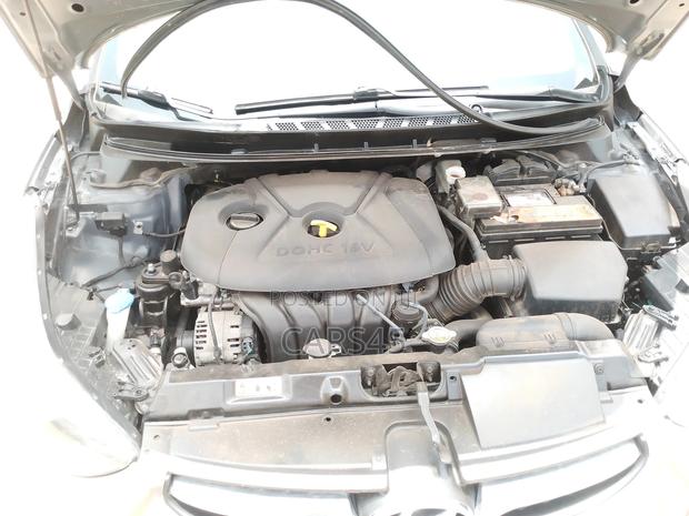 Hyundai Elantra GLS Sedan FWD (1.8L 4cyl 6A) 2013 Gray