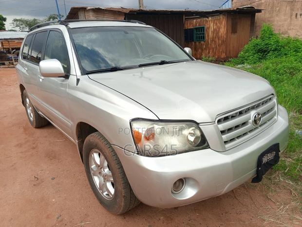 Toyota Highlander 2004 Silver