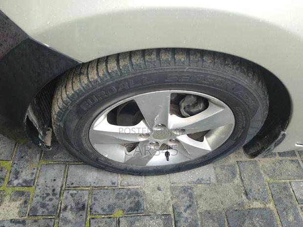 Hyundai Elantra 2012 Beige