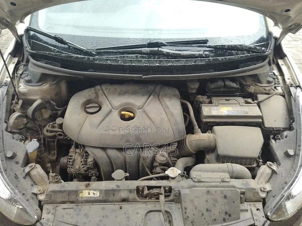 Hyundai Elantra 2012 Beige