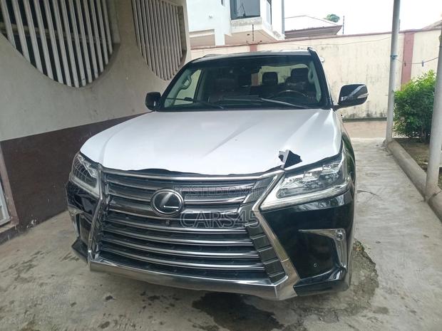 Lexus LX 2021 Black
