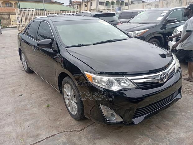 Toyota Camry XLE V6 4dr Sedan (3.5L 6cyl 6A) 2012 Black