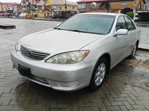 Toyota Camry 2005 Silver