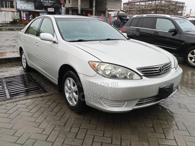 Toyota Camry 2005 Silver