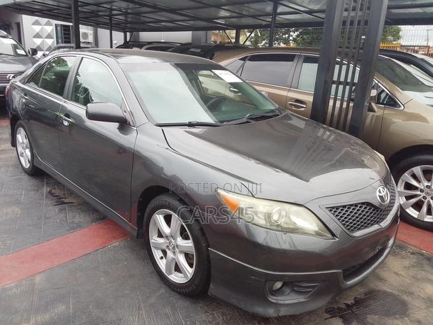 Toyota Camry 2011 Silver