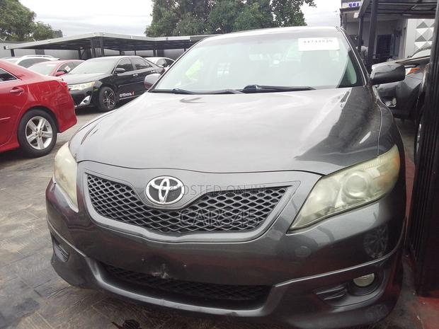 Toyota Camry 2011 Silver