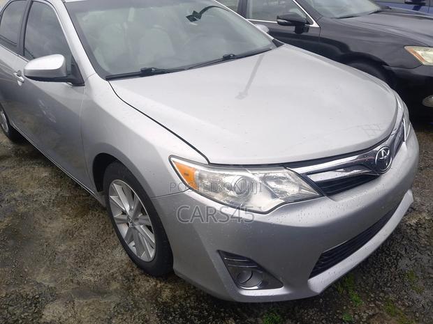 Toyota Camry 2014 Silver