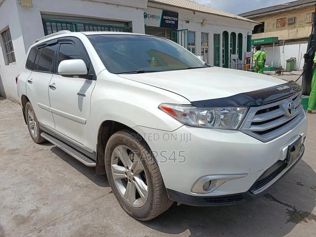 Toyota Highlander 2010 Off white