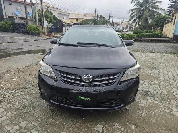 Toyota Corolla 2012 Black