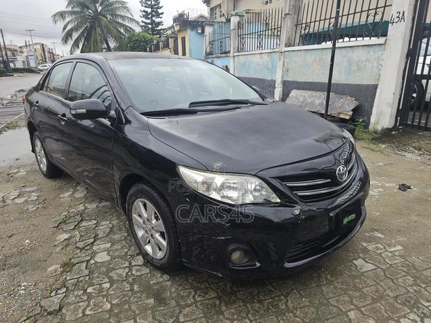 Toyota Corolla 2012 Black