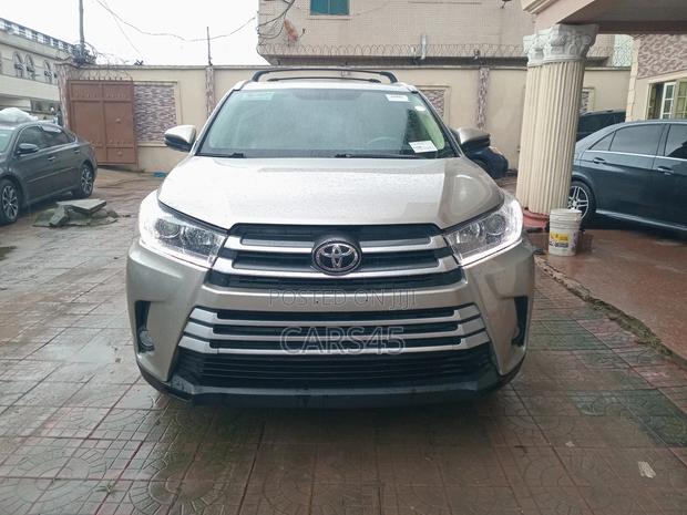 Toyota Highlander 2015 Gold