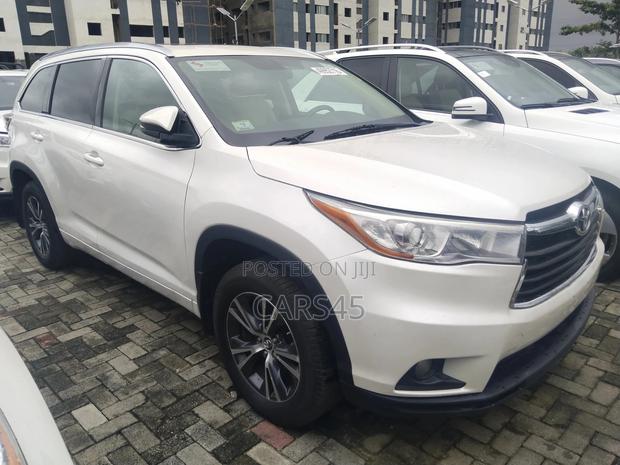 Toyota Highlander 2016 Beige