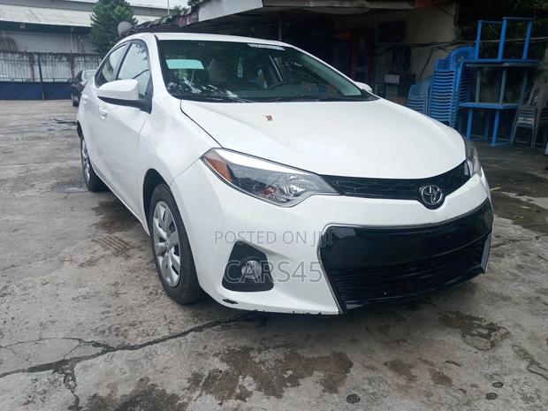 Toyota Corolla 2016 White