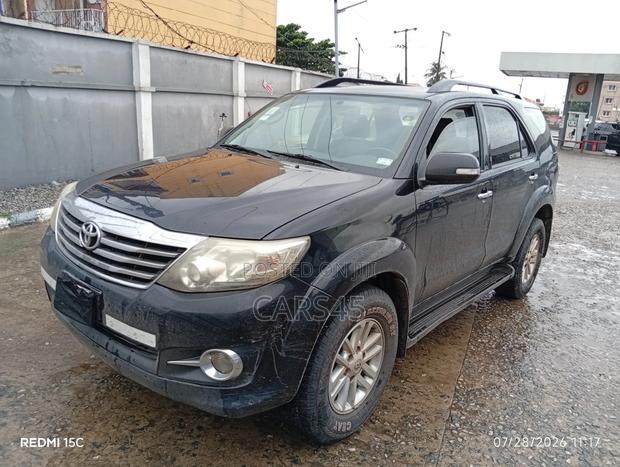 Toyota Fortuner 2015 Black