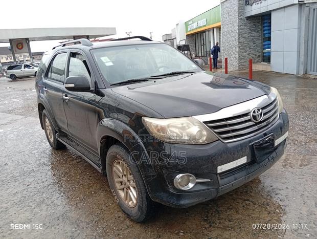 Toyota Fortuner 2015 Black