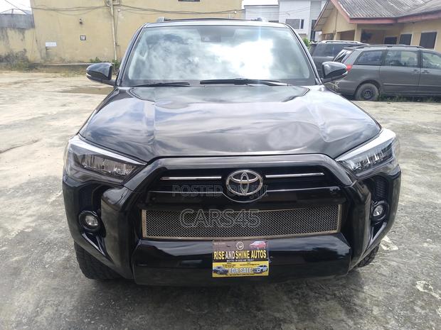 Toyota 4-Runner 2024 Black