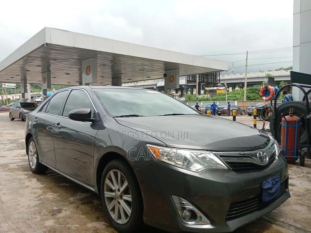 Toyota Camry 2014 Gray