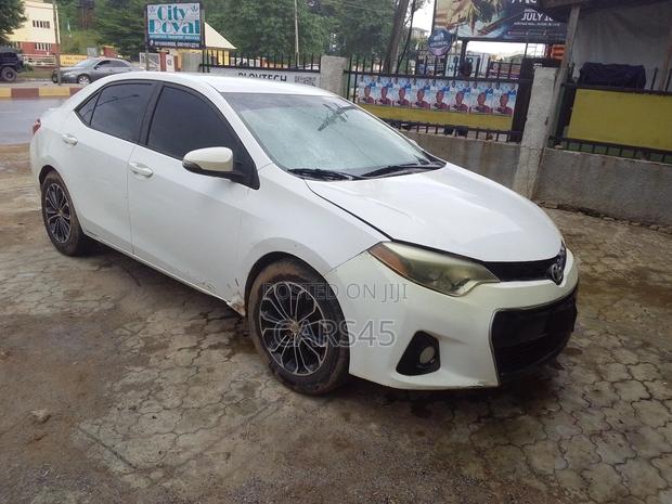 Toyota Corolla 2016 White