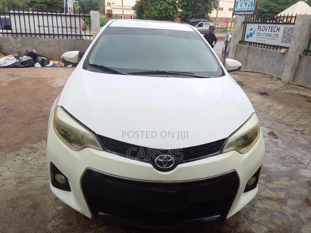 Toyota Corolla 2016 White