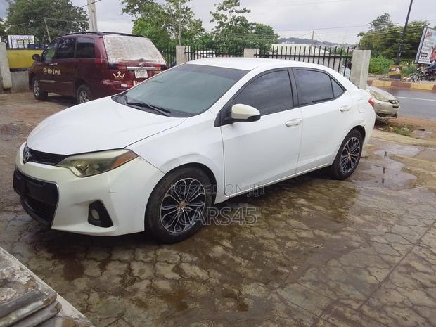 Toyota Corolla 2016 White