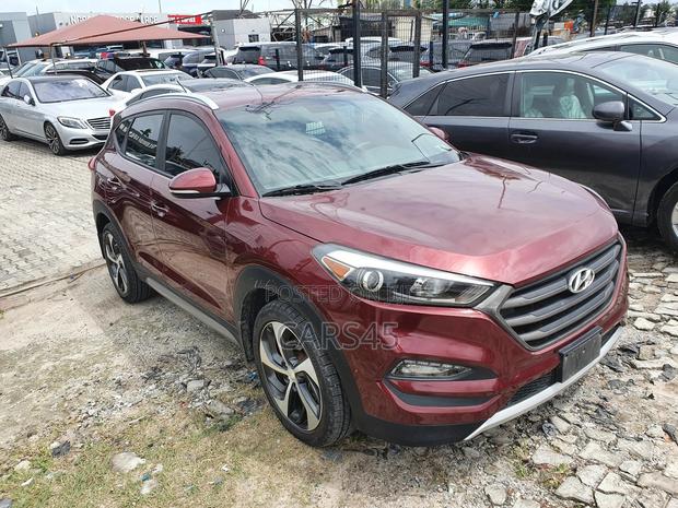 Hyundai Tucson 2017 Red