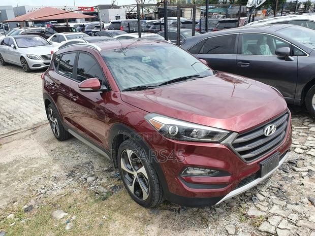 Hyundai Tucson 2017 Red